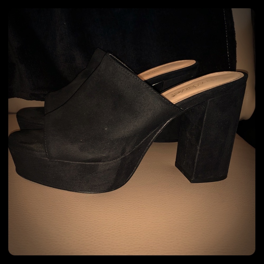 Black trendy wedges / clogs